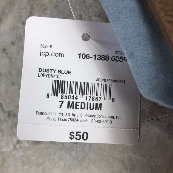 LIZ CLAIBORNE CALAYAN Dusty Blue Flat Thong Sandals - Picture 11 of 11